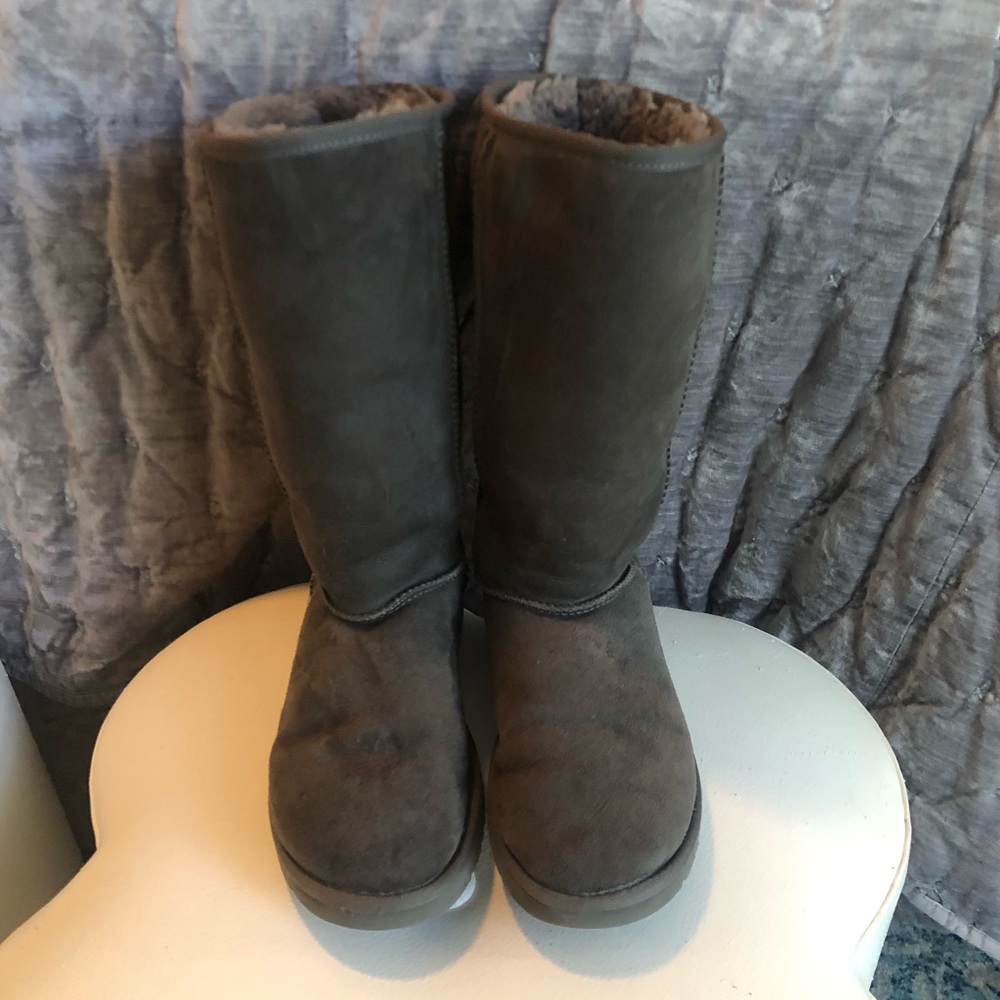 Tall Ugg Boots in Grey, size 8